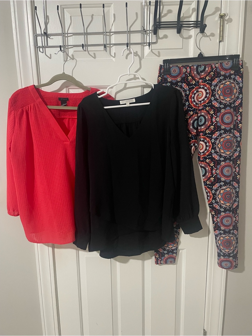 Black and coral V-Neck Long-Sleeve Blouses lg mandala os leggings